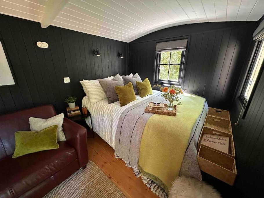 Cornwall Woodland Shepherd'S Hut - Dennis Hut Bodmin Eksteriør billede